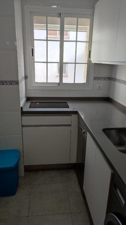 Apartamento Paseo Maritimo, Centro Torre Del Mar Luaran gambar